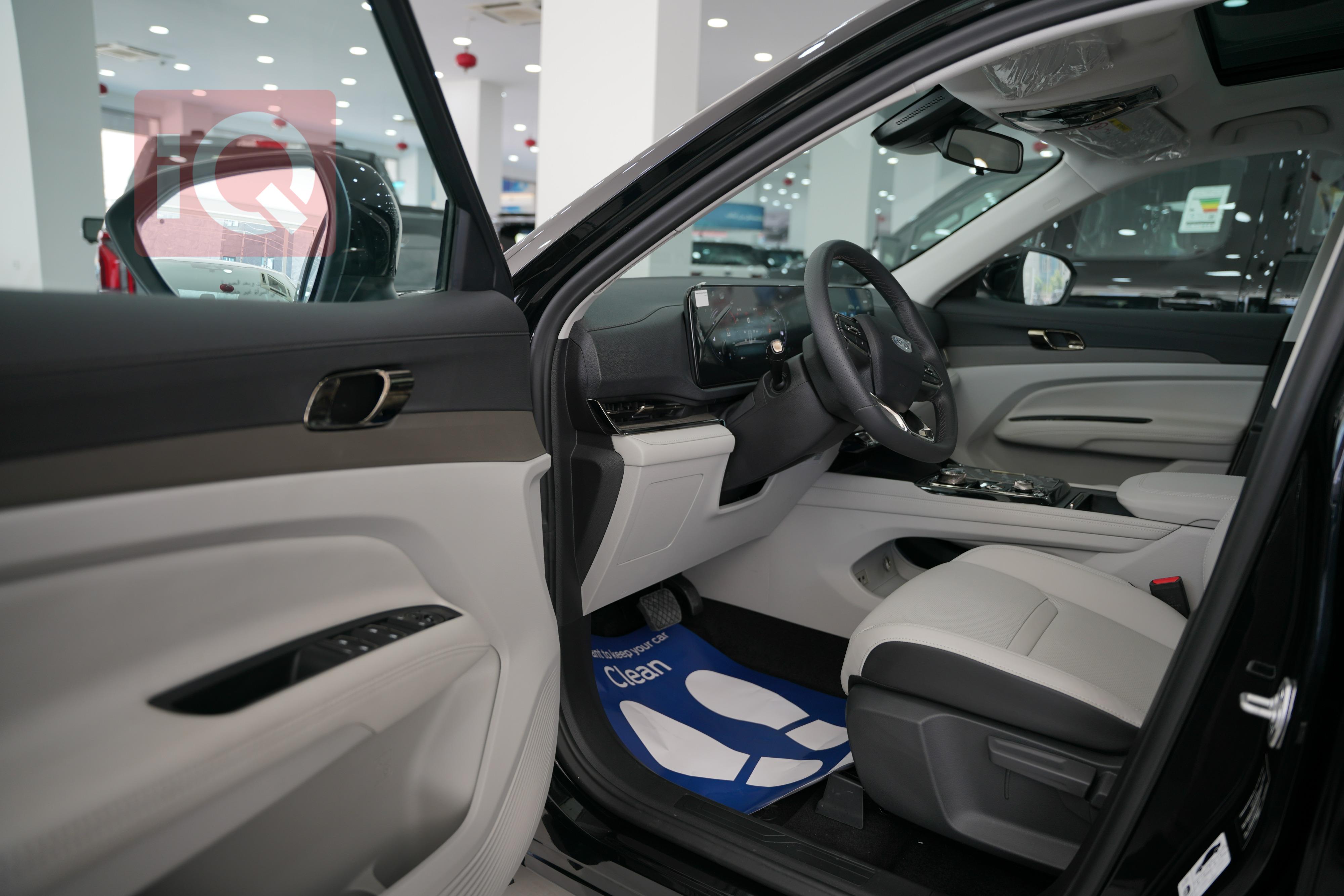 https://cdn.iqcars.ioDSC02703.JPG